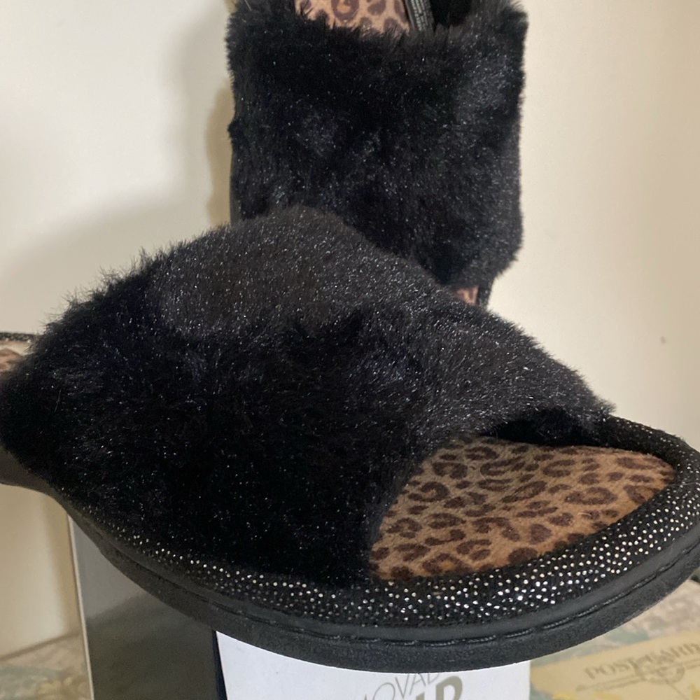 LAUNDRY FAUX FUR SLIPPERS - Picture 2 of 6